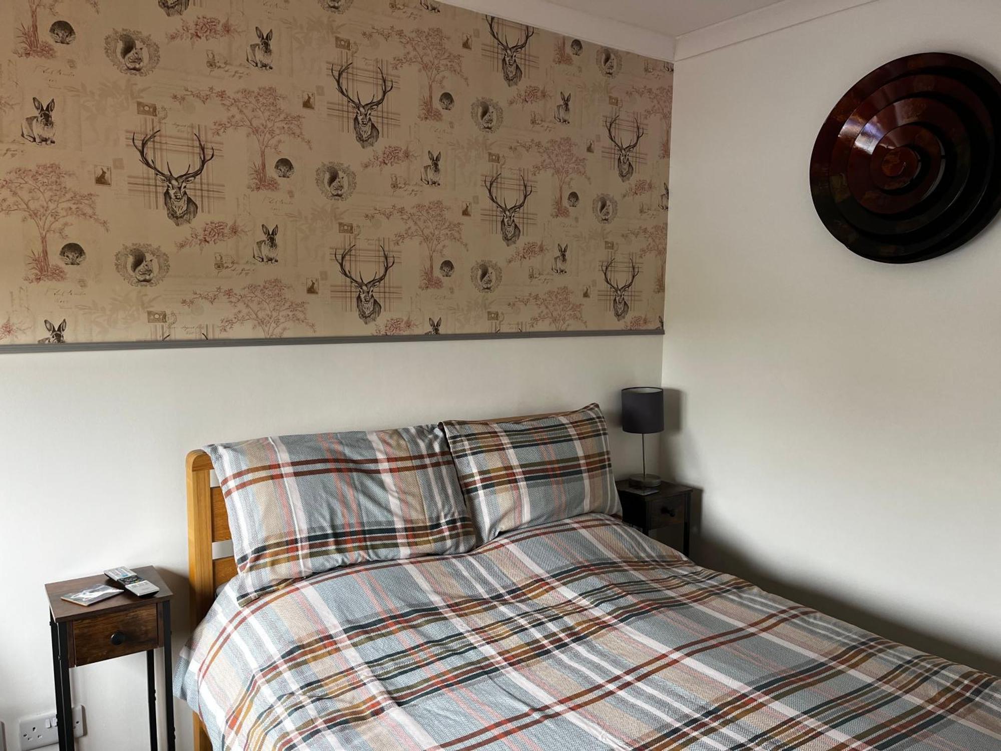 Exclusive Private Double Room, En-Suite Wet Room Private Entrance Forres Exterior photo